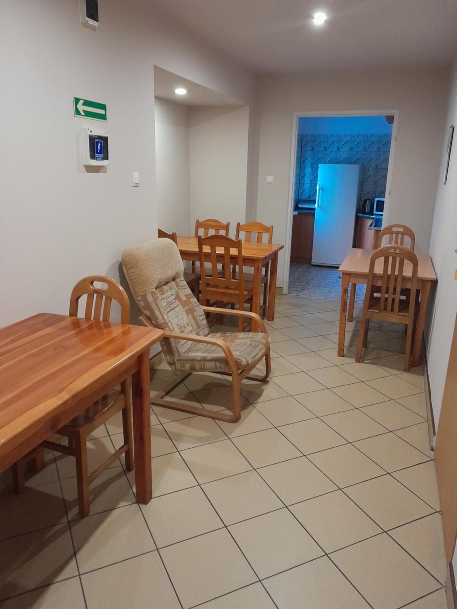 Hostel Polon プウトゥスク エクステリア 写真