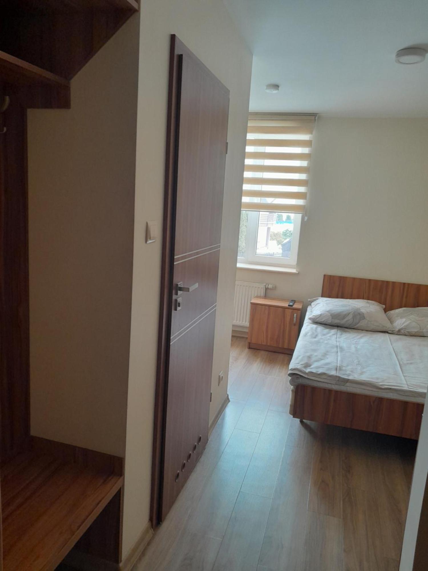 Hostel Polon プウトゥスク エクステリア 写真
