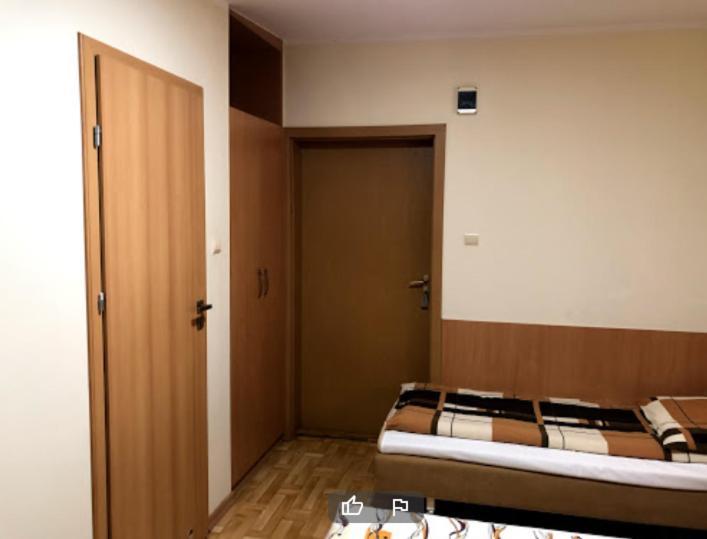 Hostel Polon プウトゥスク エクステリア 写真